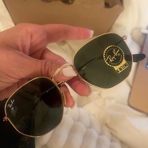 RAY-BAN